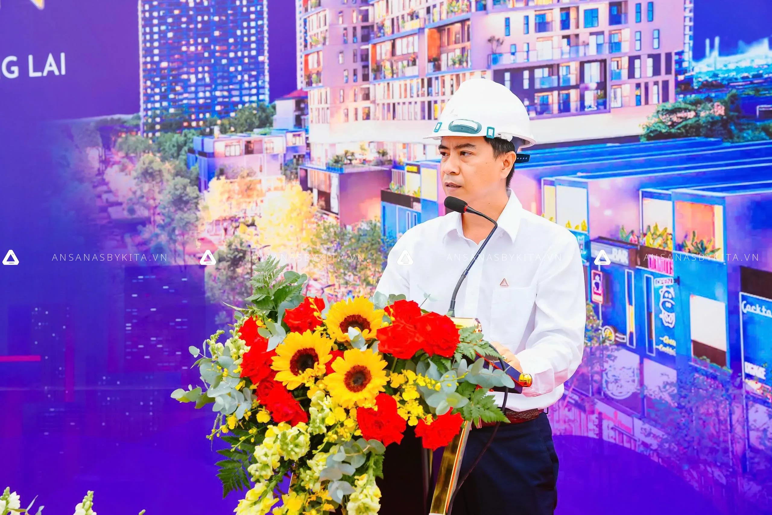 Đại diện Kita Group phát biểu tại sự kiện cất nóc dự án Stella Icon