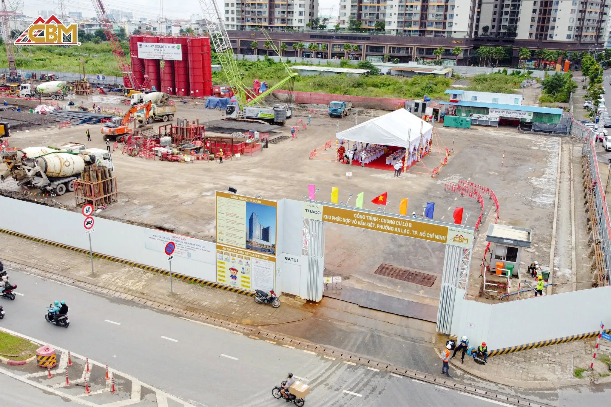 Công trường thi công chung cư Lô B thuộc Khu phức hợp Võ Văn Kiệt của Thaco với thiết bị khoan cọc nhồi